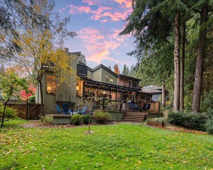 1065 Blue Grouse Way, North Vancouver