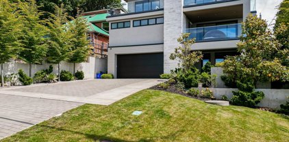1228 Everall Street, White Rock