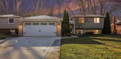11002 DILL, Sterling Heights