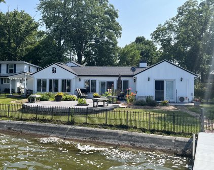 6184 Sunset Beach, Lake Odessa