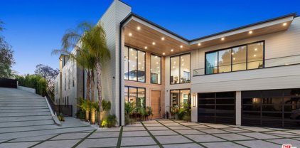 3950  Royal Oak Pl, Encino