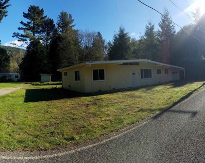 6651 and 6653 South Bank Road, Crescent City