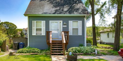 1715 Lehman Avenue, Algonquin