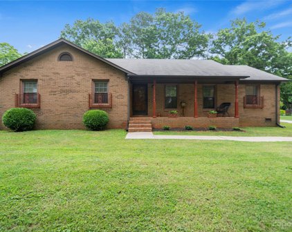 14208 Springwater  Drive, Matthews