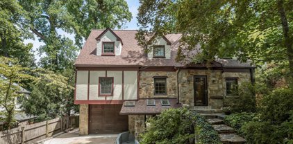 6317 Poe Rd, Bethesda