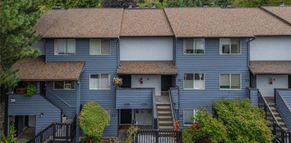 260 Newport Way NW Unit #C-17, Issaquah