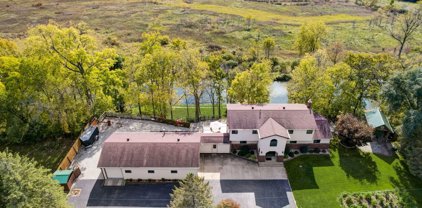 909 Nippersink Road, Spring Grove