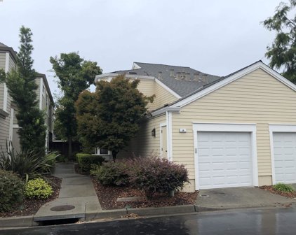 14 Oak Park Dr, Alameda