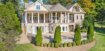 360 Fairway Dr, Clarksville