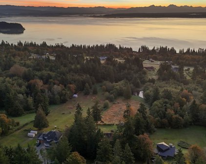 915 Lawson Road, Camano Island