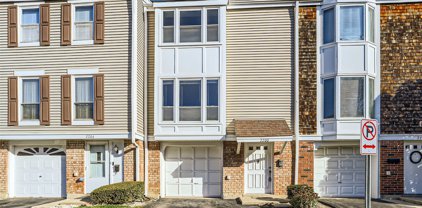 2200 Harwinton Place, Hoffman Estates