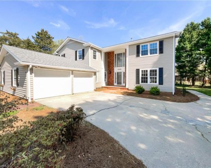 204 Woodfern Drive, Jamestown