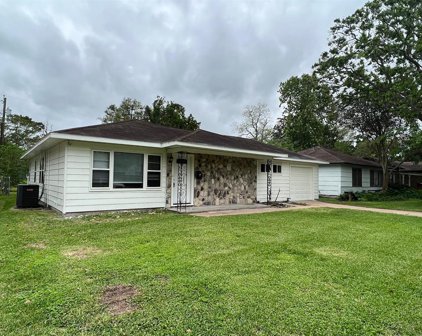 208 Poinsetta Street, Lake Jackson