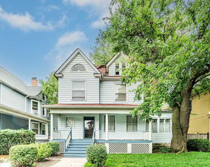 6733 N Newgard Avenue, Chicago