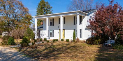 814 Woodlands Rd, Charlottesville