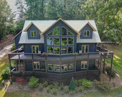 375 Adelines Way, Scottsboro