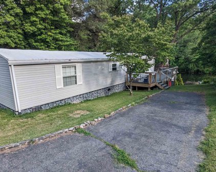 6825 Beach Drive, Radford