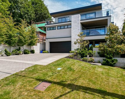 1228 Everall Street, White Rock