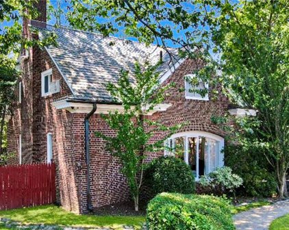 303 Centre Avenue, New Rochelle