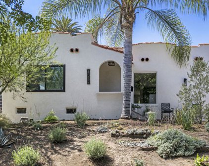1537 N Hoover Street, Los Angeles