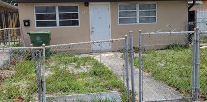 623 E 55th St, Hialeah