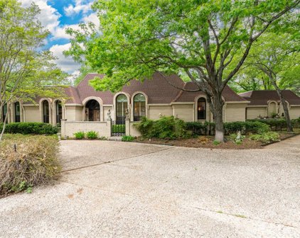 2 Nobhill  Drive, Greenville