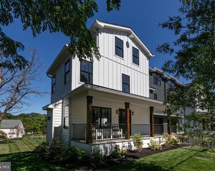 991 Fairview Ave, Wayne