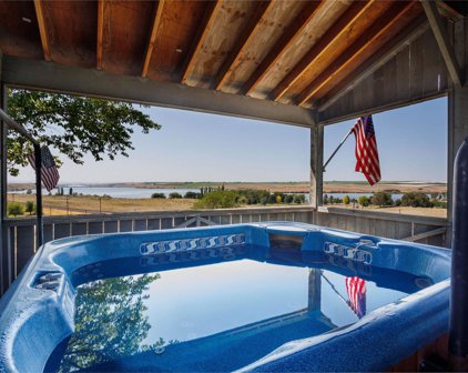370 Lakeview Drive, Burbank