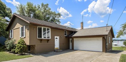 9728 E Shore Drive, Portage