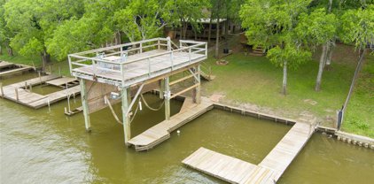 909 Private Road 652, Sargent