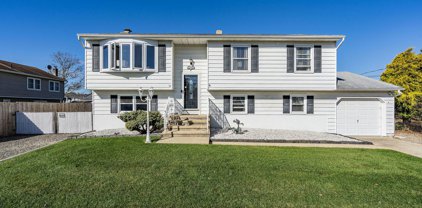 1144 Windward Avenue, Beachwood