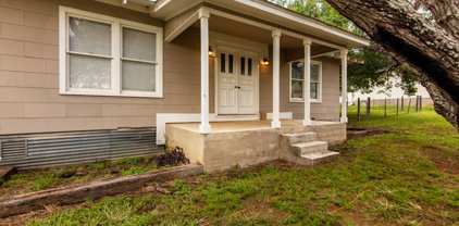 1005 Pecan St, Floresville