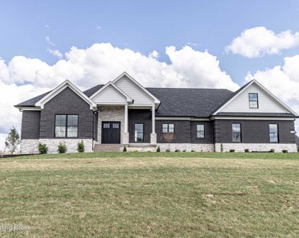 112 Megan Dr, Shepherdsville