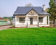 805 Calapooia Av image