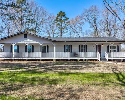 207 Ridge Drive, Canton