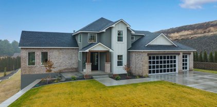 8307 W 10th Ave, Kennewick
