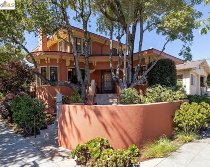 2717 Russell St, Berkeley