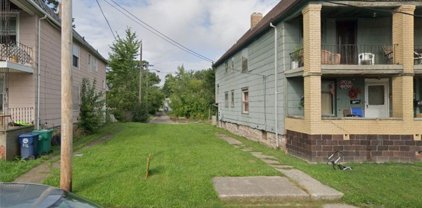 814 Armory  Place, Niagara Falls-City-291100