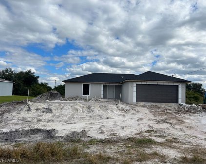 121 Carey Avenue S, Lehigh Acres