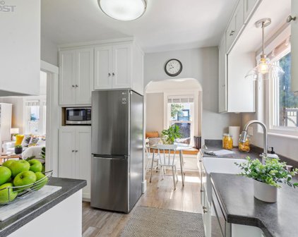 2260 A San Jose Avenue, Alameda