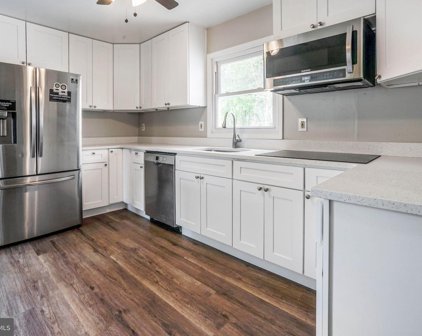 1313 Paul Dr, Severn
