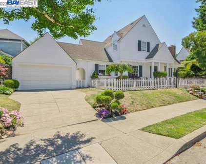 2924 Southwood Dr, Alameda