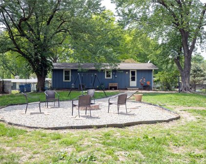 5901 N Garfield Avenue, Gladstone