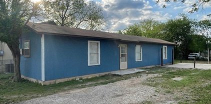 640 Roach St, Uvalde