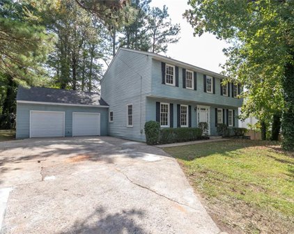 140 W Crossville Road, Roswell