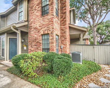 17 Chapel Hill Cir Unit 17, San Antonio