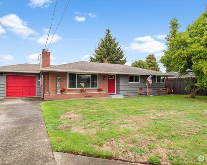 1821 W Stewart Avenue, Puyallup