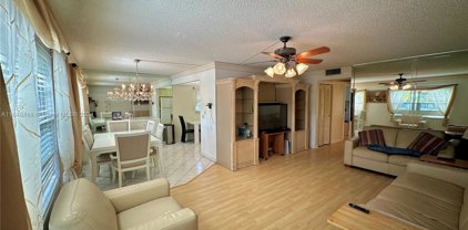 850 Sw 133rd Ter Unit #201B, Pembroke Pines