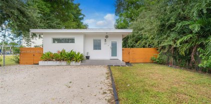 220 Nw 47th St, Miami