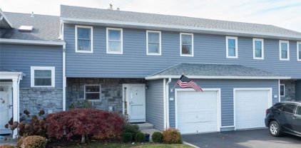 173 Alicia Drive Unit #173, N. Babylon